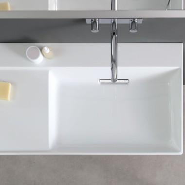 Lavabo Geberit ONE con superficie lateral izquierda