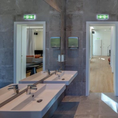 Residencia Porto Asprela, zona lavabo baños comunes (© Milestone)