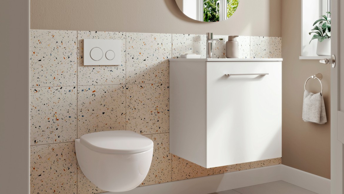 Aseo con inodoro, lavabo y mueble suspendidos de la serie Geberit Selnova