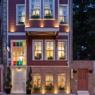 La casa está construida con una estructura tradicional de madera. Tanto en el exterior como en el interior se utilizaron materiales locales y tradicionales (© Hotel Turkish House)