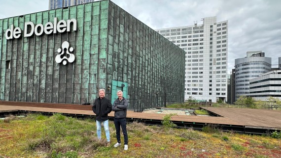 Los dos arquitectos Dave Hoffers (derecha) y Carlo Bes en el De Doelen