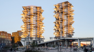 Las Kaktus Towers ofrecen espacio para 495 micro apartamentos en un área de 26.100 m². (© Rasmus Hjortshøj)