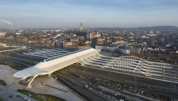 Vista aérea de la nueva estación de tren de Mons, Bélgica (© Oliver Schuh, Palladium Photodesign)