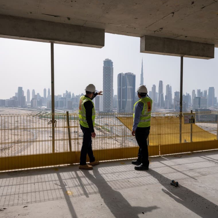 Muy cerca del centro de Dubái se están construyendo las nuevas torres Muy cerca del centro de Dubái se están construyendo las nuevas torres