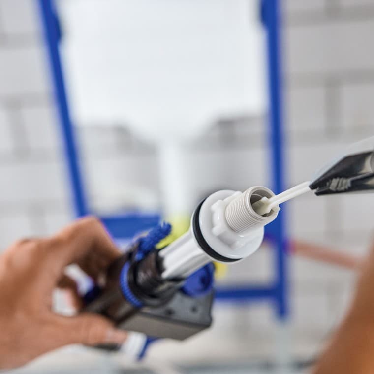 Mecanismo de alimentación Geberit serie 323: filtro fácil de reemplazar Mecanismo de alimentación Geberit serie 323: filtro fácil de reemplazar