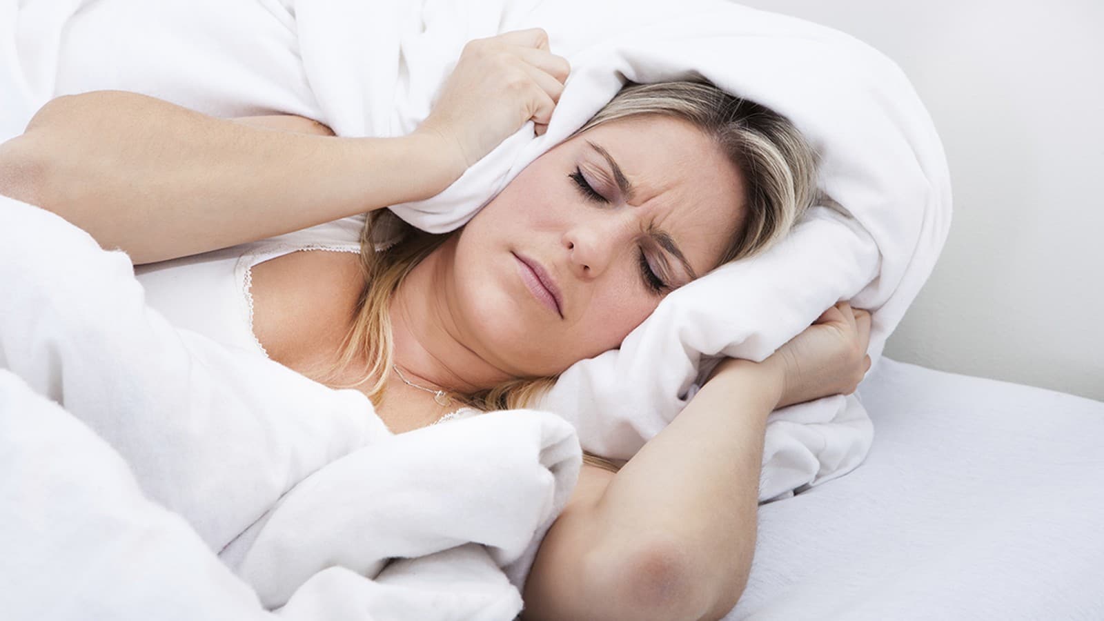 Incómodas molestias debido al ruido de la evacuación de aguas Incómodas molestias debido al ruido de la evacuación de aguas