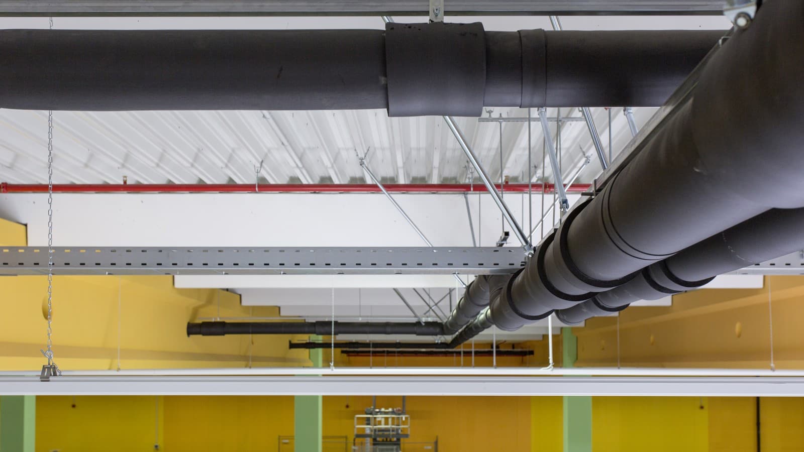 Tuberías Geberit PE en un sistema de drenaje de cubierta con Geberit Pluvia Tuberías Geberit PE en un sistema de drenaje de cubierta con Geberit Pluvia