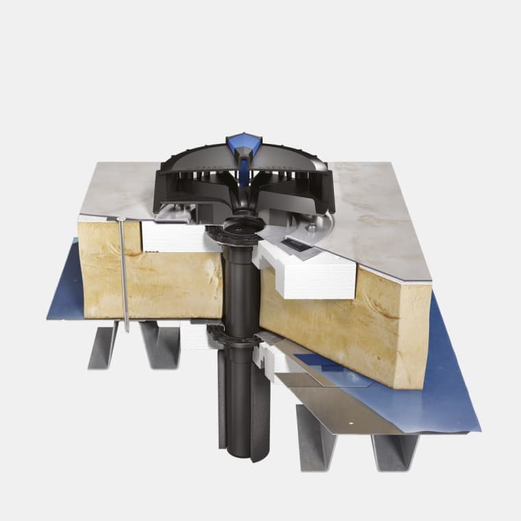 Colocación de Geberit Pluvia sobre una cubierta ligera, aislada con lámina de tejado y conexión de barrera de vapor Colocación de Geberit Pluvia sobre una cubierta ligera, aislada con lámina de tejado y conexión de barrera de vapor