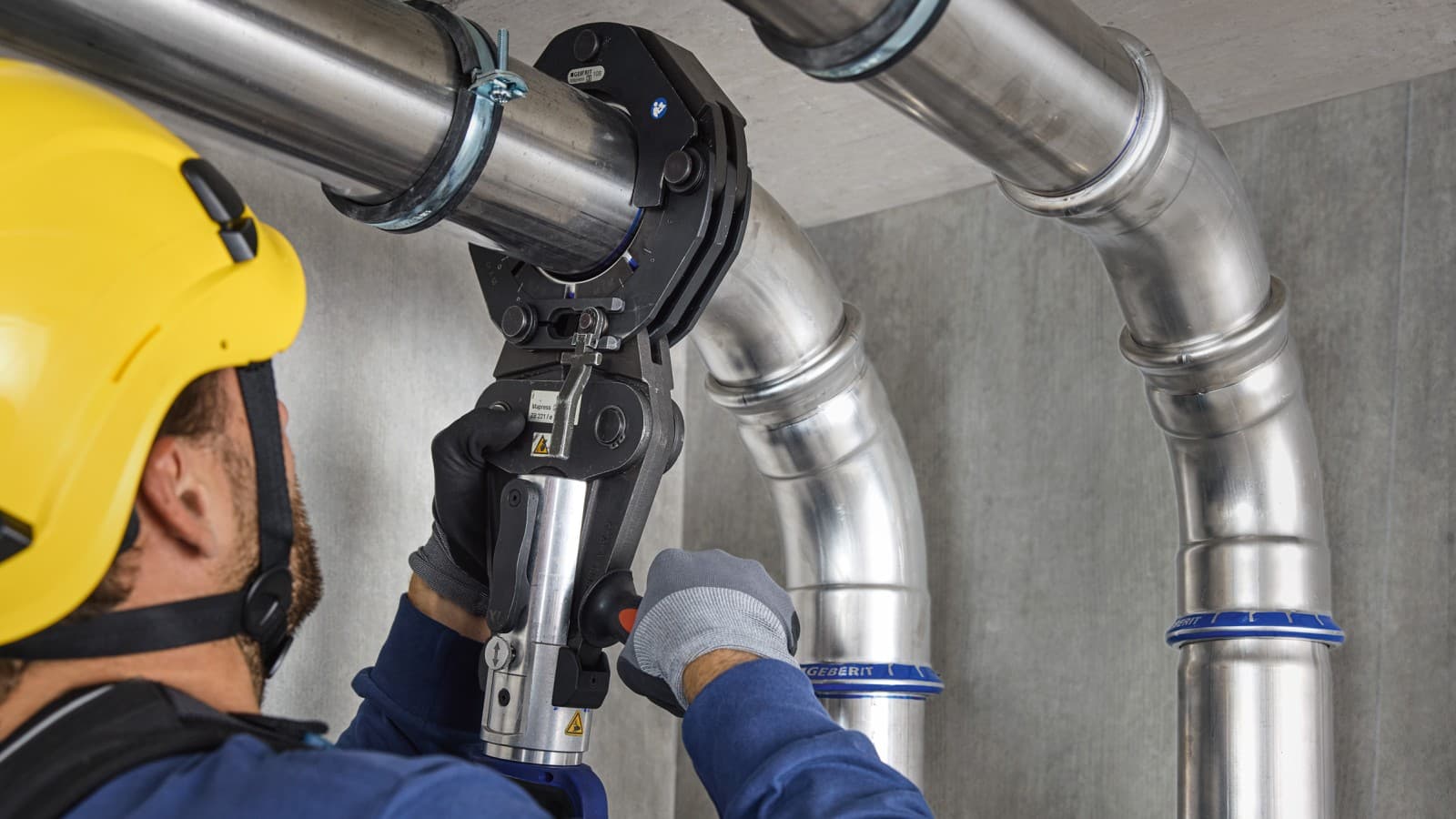 Las conexiones por compresión son rápidas, fáciles y limpias de instalar Las conexiones por compresión son rápidas, fáciles y limpias de instalar