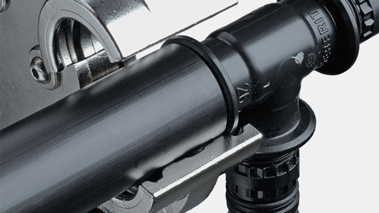 La guía para la mordaza de compresión evita un posicionamiento incorrecto con Geberit Mepla La guía para la mordaza de compresión evita un posicionamiento incorrecto con Geberit Mepla